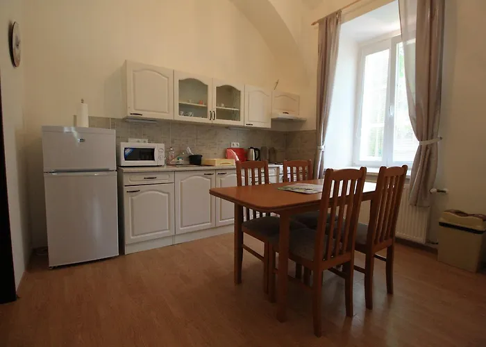 Bynovecky Zamecek Πανσιόν 4*